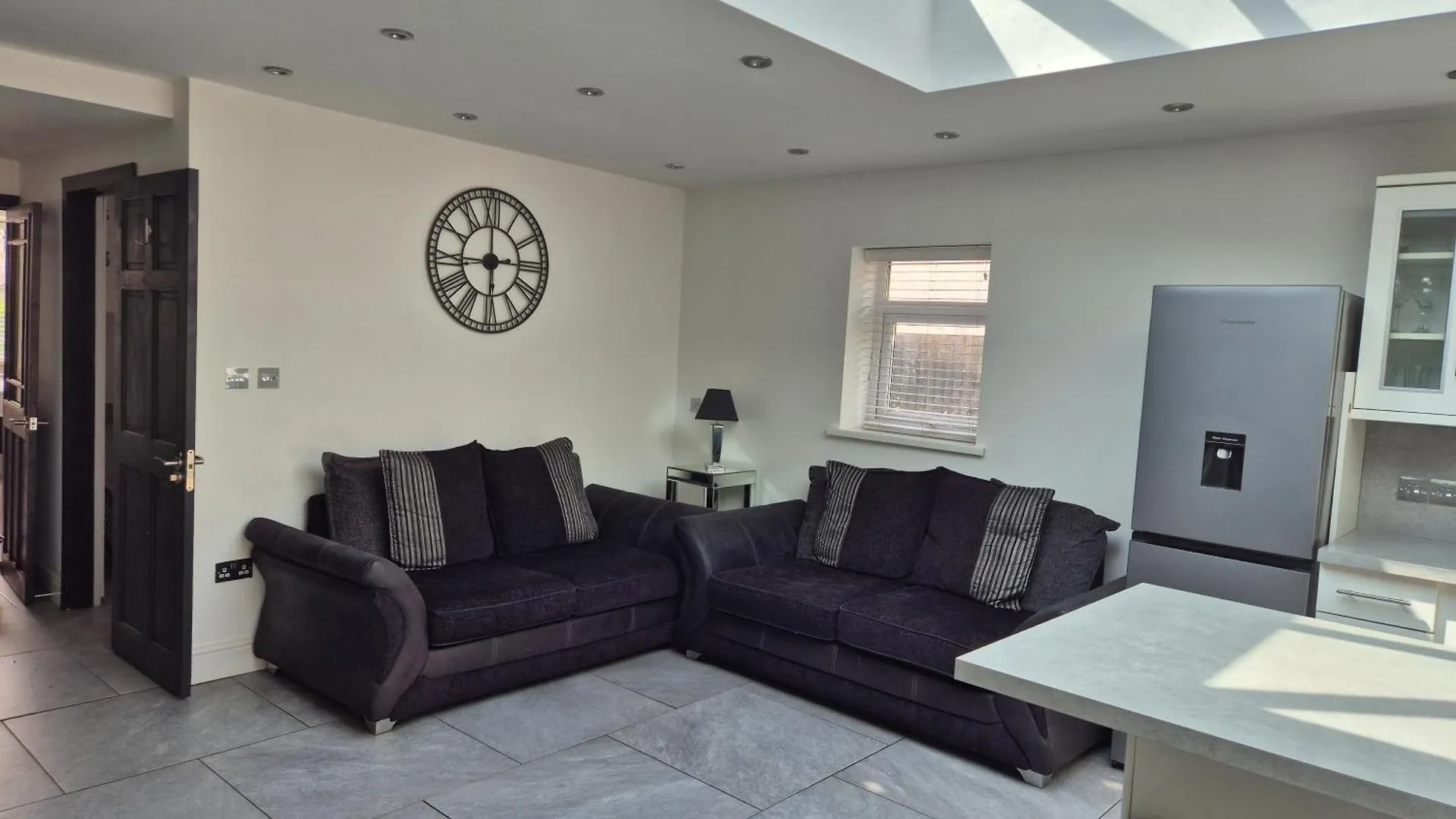 Cardiff City Centre House - Sleeps 6 0*,  Великобритания